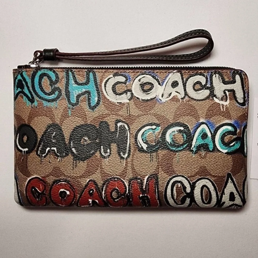 NWOT CM673 Coach X Mint + Serf Large Corner Zip Wristlet In Signature Canvas